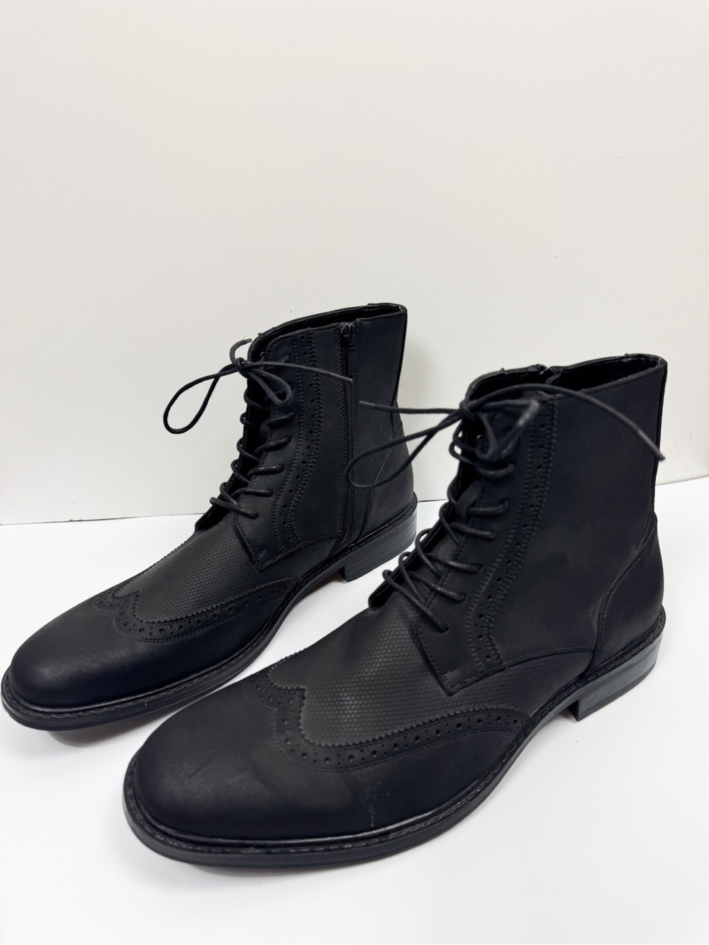 Kenneth Cole Unlisted Men 10 Black Buzzer Wingtip Brogue Lace Up Side Zip Boot